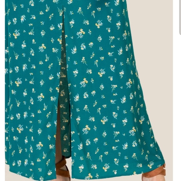 Francesca's Stephanie smocked midi floral dress - Picture 3 of 4